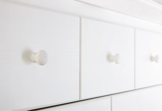 Starterset 'Pino' breit
2-teilig: Kinderbett, breite Wickelkommode