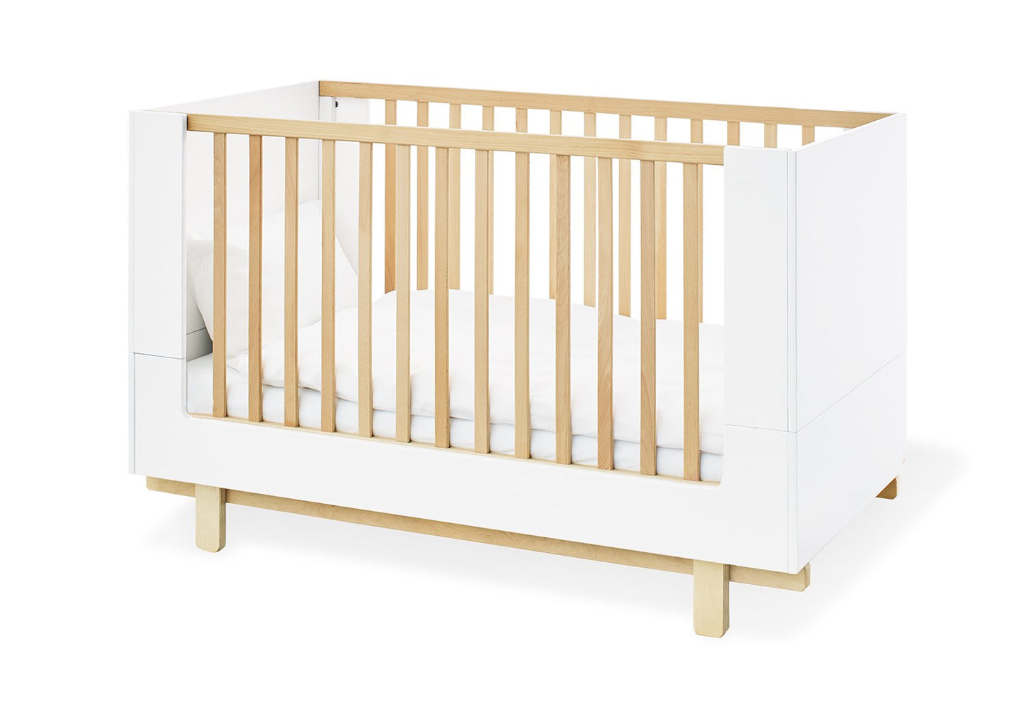 Baumschule 'Boks' breit groß
3-teilig: Kinderbett, breite Wickelkommode, großer Kleiderschrank