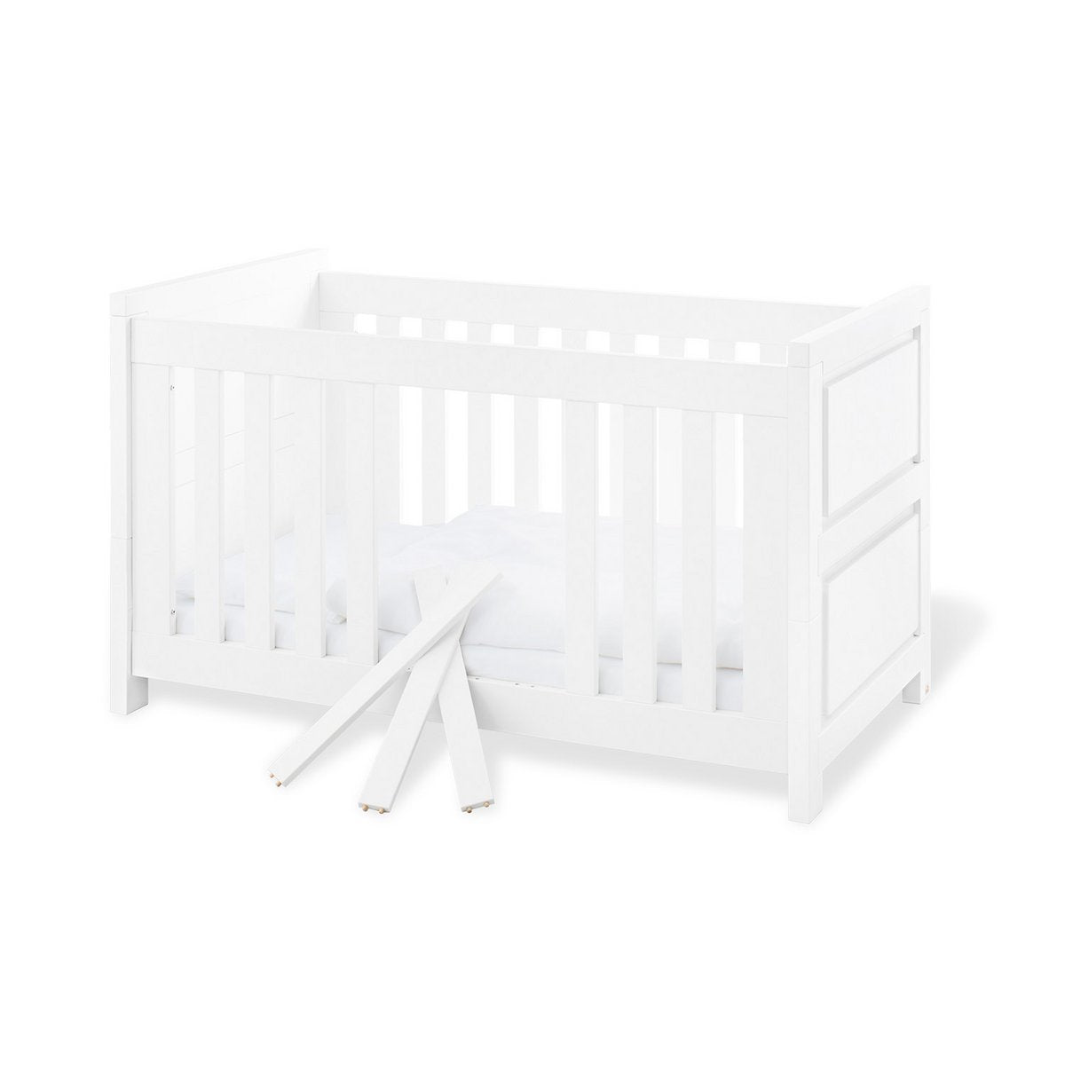 Starter set 'Milk' extra wide, including wall shelf
3 parts: cot, extra wide changing table, wall shelf