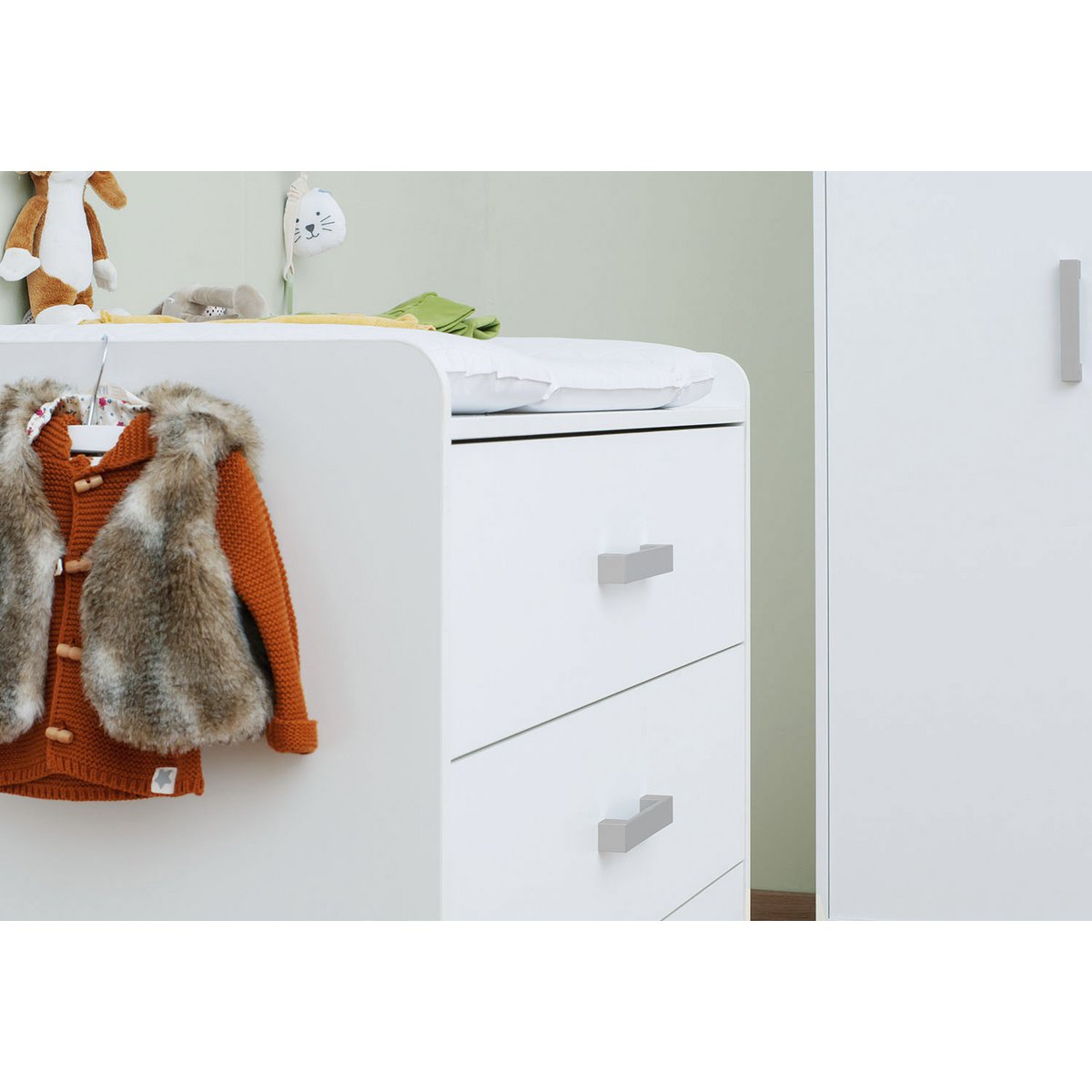 “Viktoria” wide 2-piece starter set: cot, wide changing table