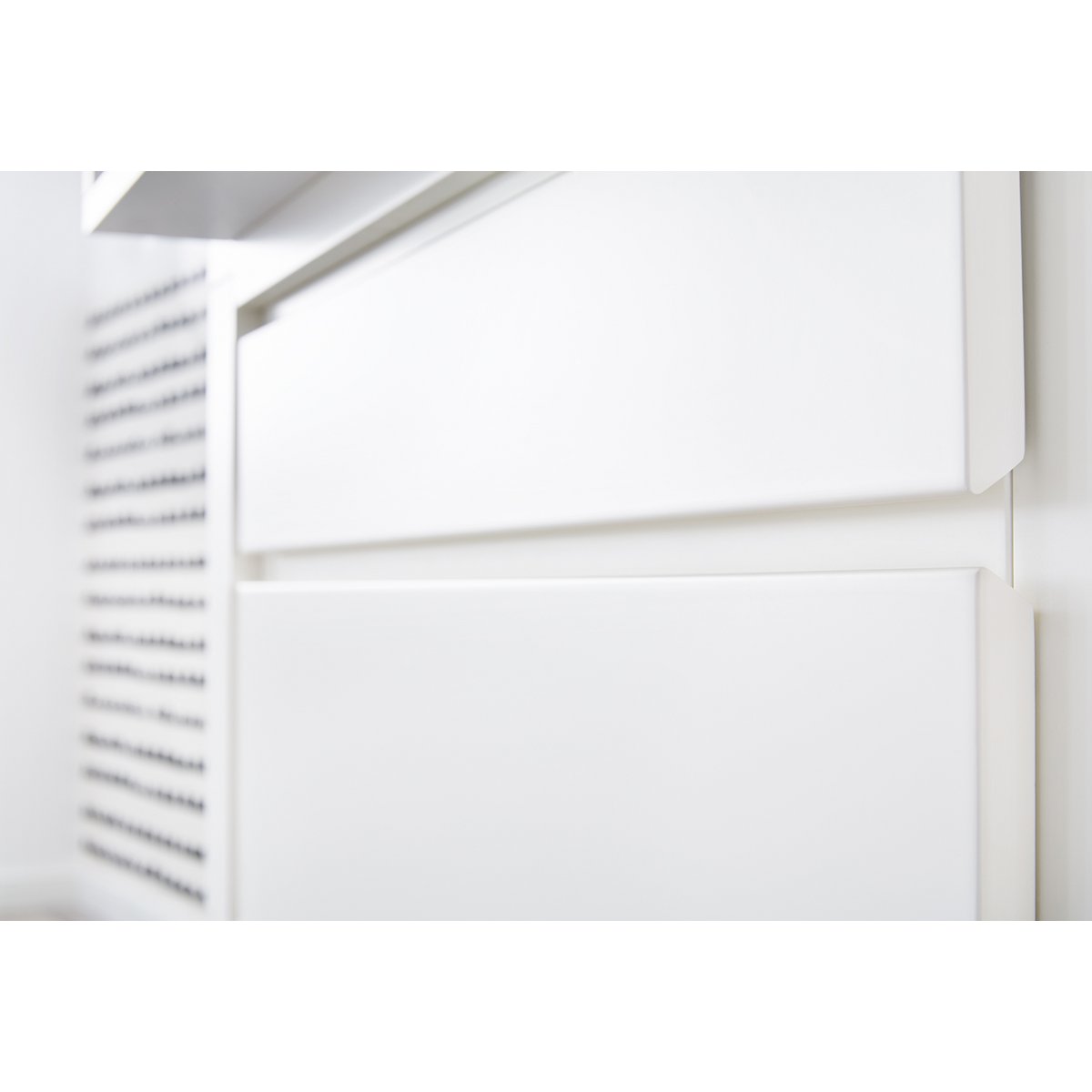 Starter set 'Milk' extra wide, including wall shelf
3 parts: cot, extra wide changing table, wall shelf