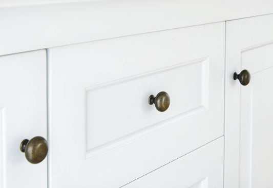 Starterset 'Emilia' breit
2-teilig: Kinderbett, breite Wickelkommode