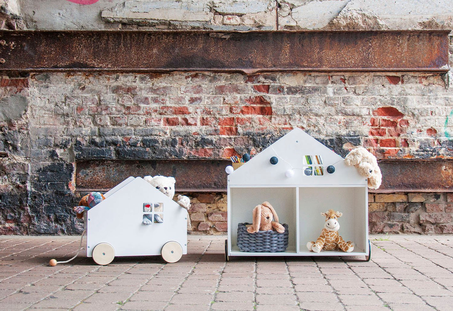 Children's bookcase on wheels 'Hus', white