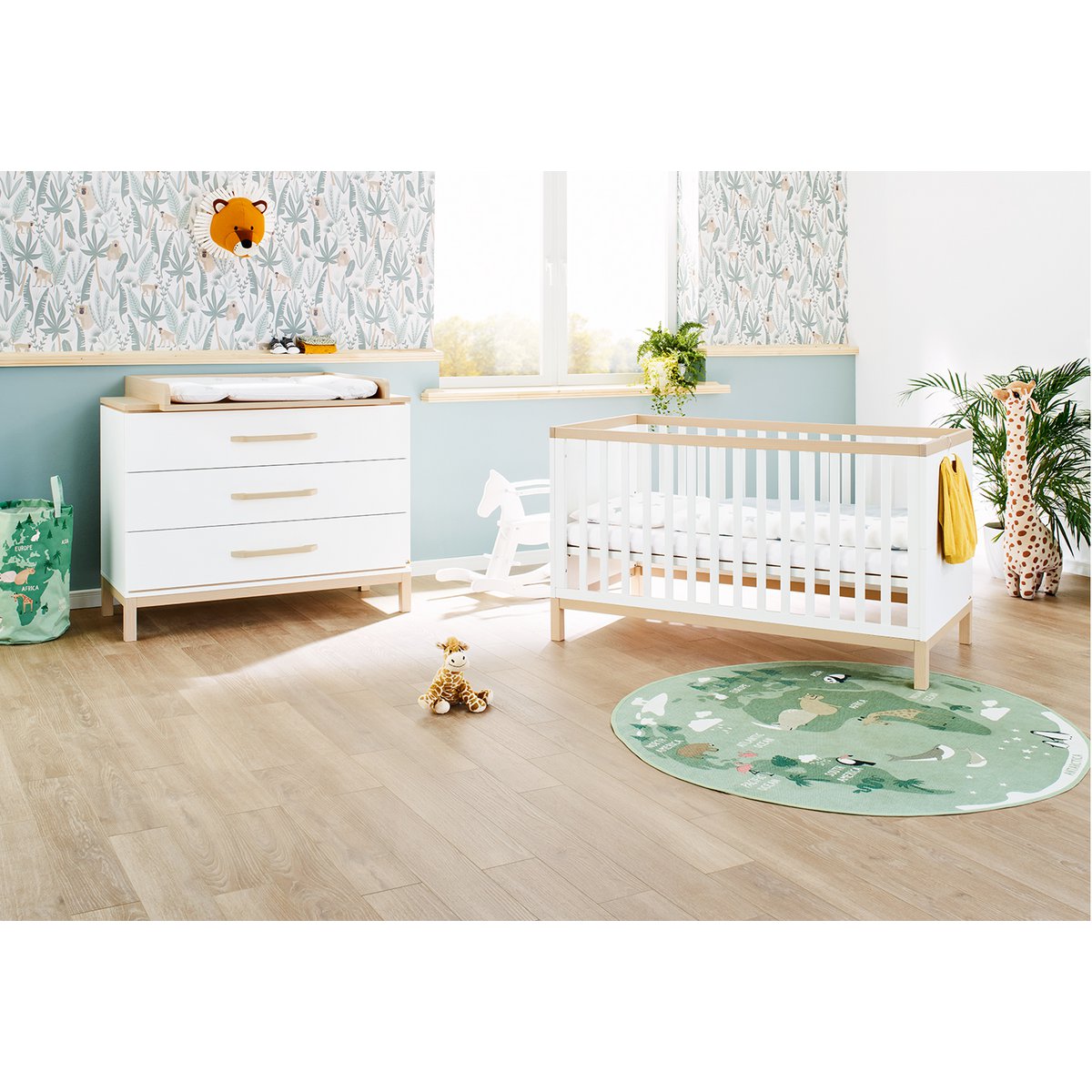 Starter set 'Light' wide
 2 parts: cot, wide changing table