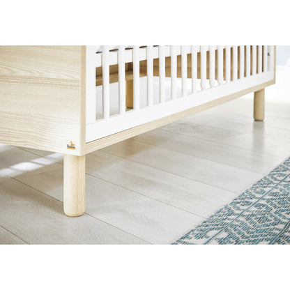Starter set 'Flow' wide
 2 parts: cot, wide changing table