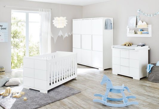 Kinderzimmer 'Polar' breit groß, inkl. Wandregal4-teilig: Kinderbett, breite Wickelkommode, großer Kleiderschrank, Wandregal